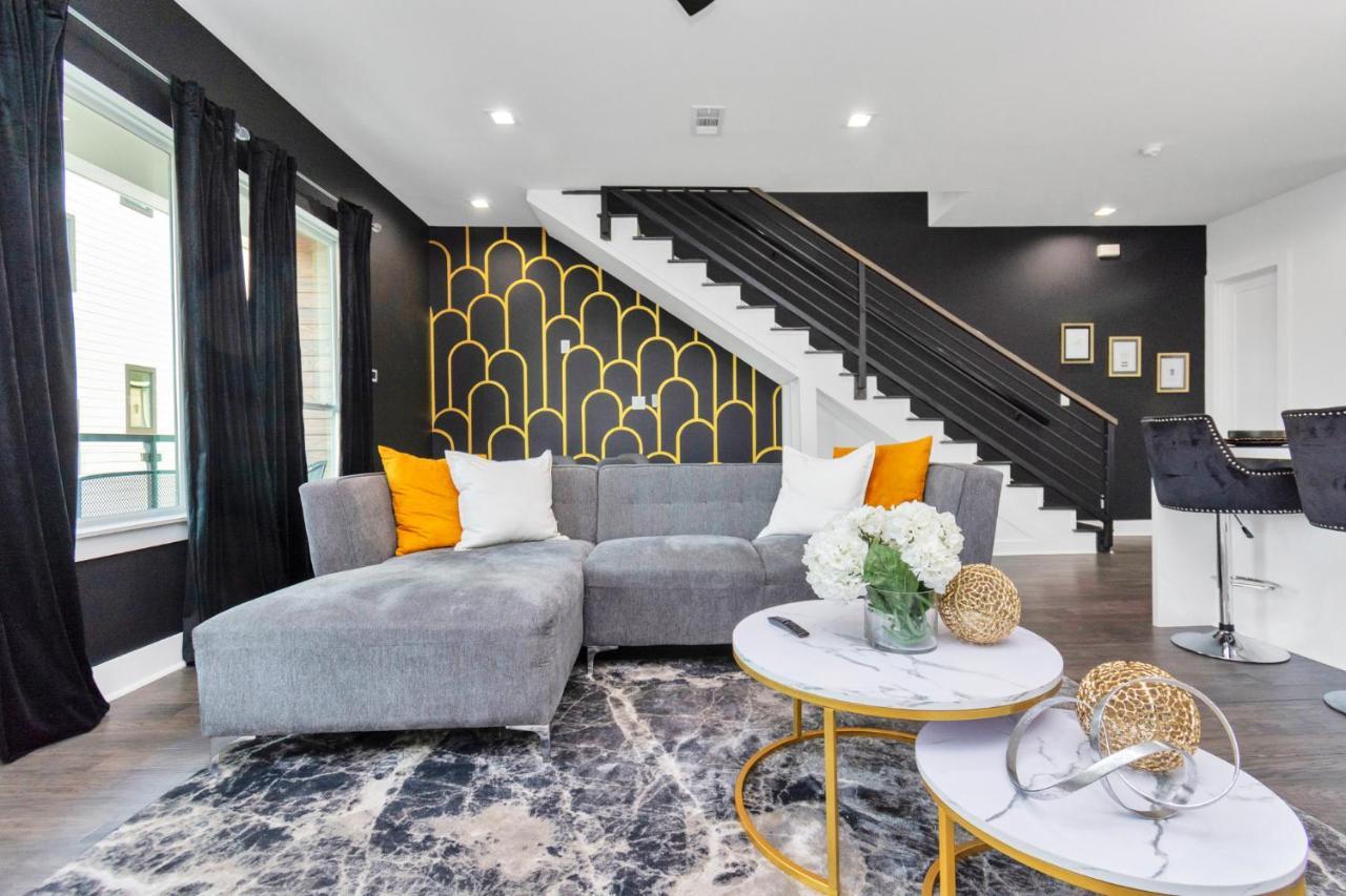The Suite Spot! Downtown Skyline Views! Sleeps 12 Houston Exteriör bild