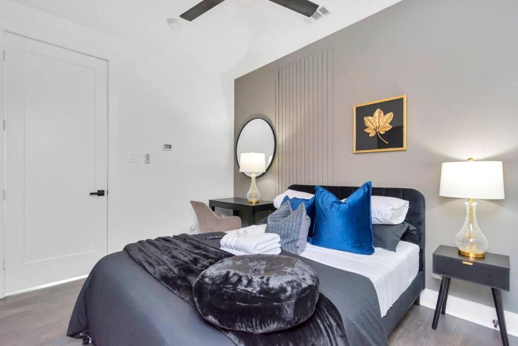 The Suite Spot! Downtown Skyline Views! Sleeps 12 Houston Exteriör bild