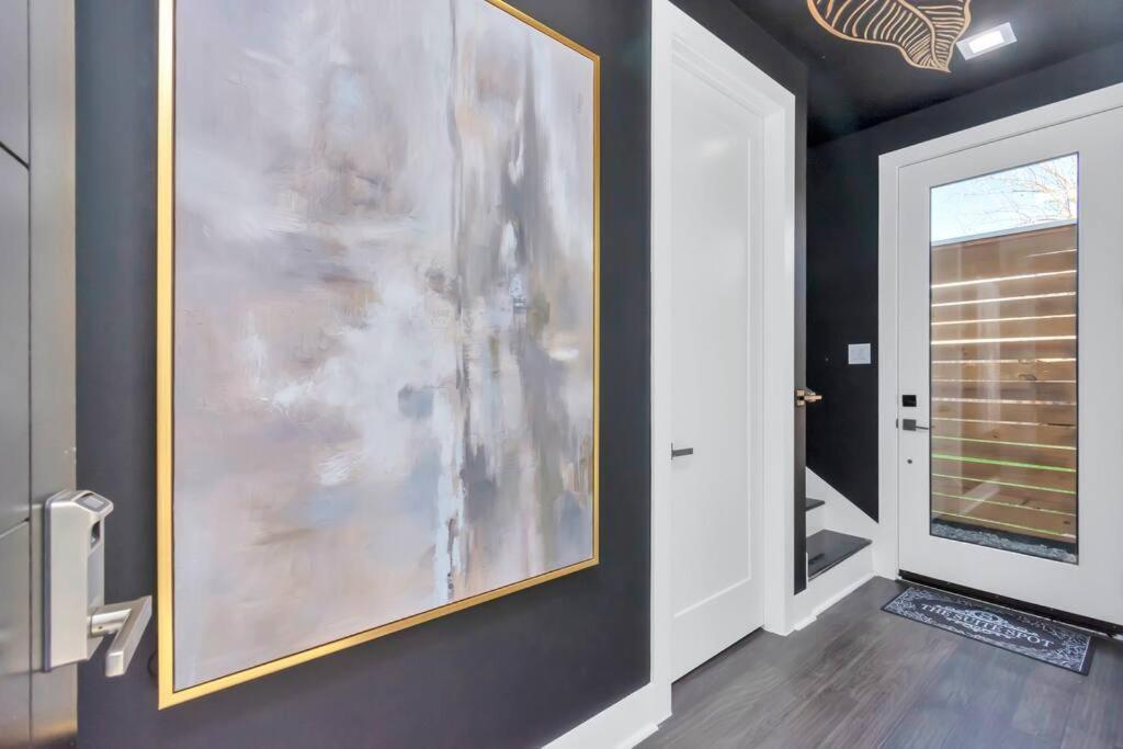 The Suite Spot! Downtown Skyline Views! Sleeps 12 Houston Exteriör bild